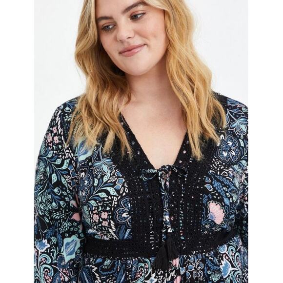 TORRID Lace Up Babydoll Top Sz 2 - Picture 3 of 11